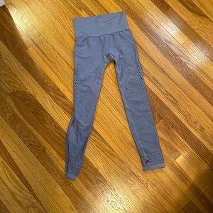 Light purple leggings